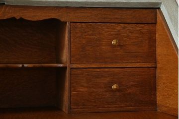 ヴィンテージ家具　フランスビンテージ　美しい彫刻入り!上質なオーク材製のライティングビューロー(2)