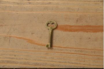 ヴィンテージ家具　フランスビンテージ　美しい彫刻入り!上質なオーク材製のライティングビューロー(2)