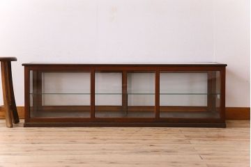 アンティーク家具　古い木のアンティークガラスケース(ショーケース)　ロータイプ(2)