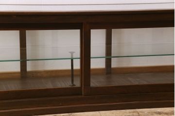 アンティーク家具　古い木のアンティークガラスケース(ショーケース)　ロータイプ(2)