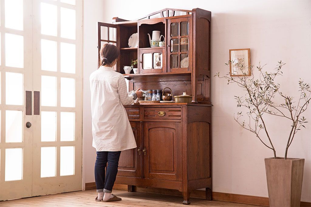 アンティーク家具　フランスアンティーク　上質　カットガラスが美しいオーク材製カップボード(食器棚)