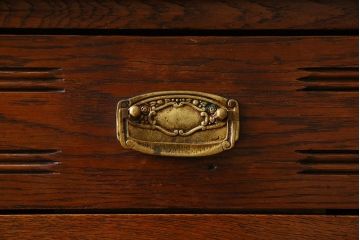 アンティーク家具　フランスアンティーク　上質　カットガラスが美しいオーク材製カップボード(食器棚)