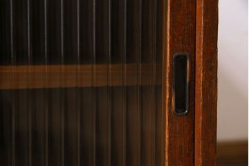 アンティーク家具　アンティーク　モールガラス引き戸のシンプルで小さなローボード(収納棚)