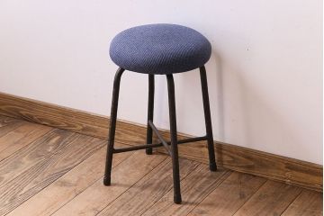 レトロ家具　鉄脚　昭和レトロ　クッション座面丸スツール(椅子、チェア)