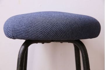 レトロ家具　鉄脚　昭和レトロ　クッション座面丸スツール(椅子、チェア)