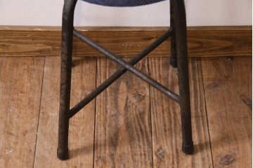 レトロ家具　鉄脚　昭和レトロ　クッション座面丸スツール(椅子、チェア)