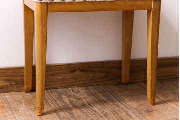 アンティーク家具　ナラ材　古い木製のクッション座面丸スツール