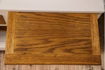 アンティーク家具　アンティークペイント　脚付き!モールガラス引き戸の食器棚