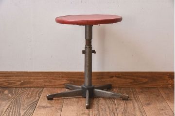 ヴィンテージ家具　イギリスビンテージ　当時物合皮のシャビーな回転椅子(スツール)(1)