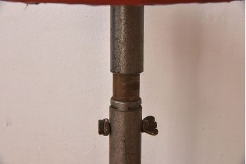 ヴィンテージ家具　イギリスビンテージ　当時物合皮のシャビーな回転椅子(スツール)(1)