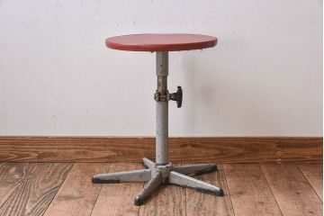 ヴィンテージ家具　イギリスビンテージ　当時物合皮のシャビーな回転椅子(スツール、イス、チェア)(3)