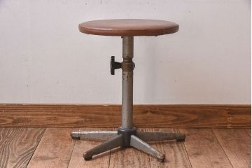 ヴィンテージ家具　イギリスビンテージ　当時物合皮のシャビーな回転椅子(スツール)(2)