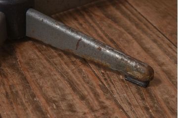 ヴィンテージ家具　イギリスビンテージ　当時物合皮のシャビーな回転椅子(スツール)(2)
