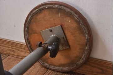 ヴィンテージ家具　イギリスビンテージ　当時物合皮のシャビーな回転椅子(スツール)(2)