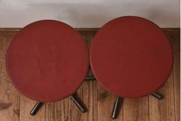 ヴィンテージ家具　イギリスビンテージ　当時物合皮のシャビーな回転椅子2脚セット(スツール、イス、チェア)