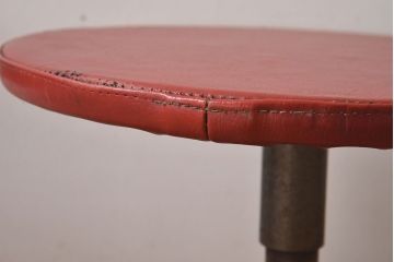ヴィンテージ家具　イギリスビンテージ　当時物合皮のシャビーな回転椅子2脚セット(スツール、イス、チェア)