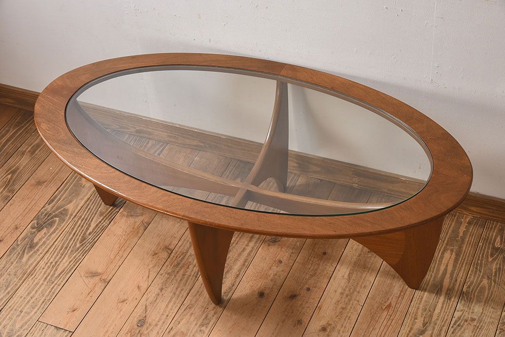 ヴィンテージ家具　G-plan(ジープラン)　北欧ビンテージ　チーク材　ガラストップオーバルテーブル(センターテーブル・コーヒーテーブル)