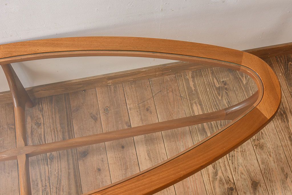 ヴィンテージ家具　北欧ビンテージ　変わり型　ガラストップセンターテーブル