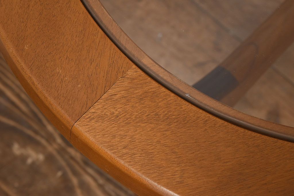 ヴィンテージ家具　北欧ビンテージ　変わり型　ガラストップセンターテーブル