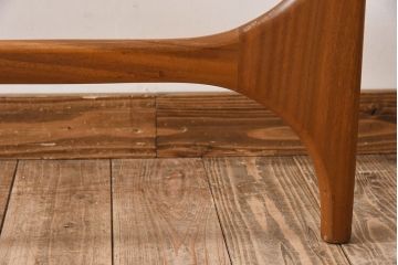 ヴィンテージ家具　北欧ビンテージ　変わり型　ガラストップセンターテーブル