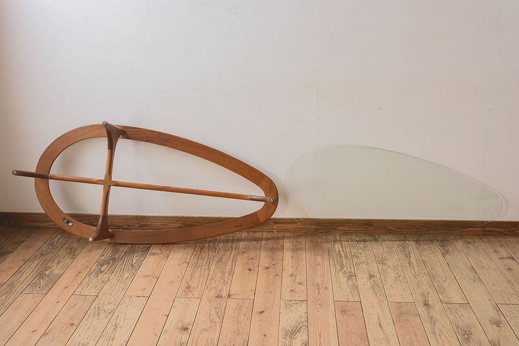 ヴィンテージ家具　北欧ビンテージ　変わり型　ガラストップセンターテーブル