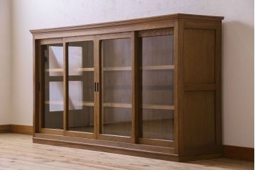 アンティーク家具　和製アンティーク　オーク材製!四枚引き戸のシンプルなガラス戸棚(収納棚・サイドボード)