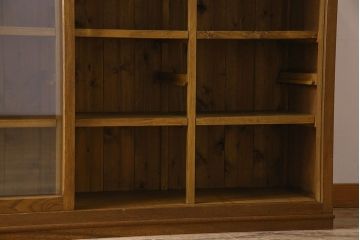 アンティーク家具　和製アンティーク　オーク材製!四枚引き戸のシンプルなガラス戸棚(収納棚・サイドボード)