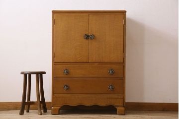 ヴィンテージ家具　1940年　イギリスビンテージ　オーク材製の杢目が美しいチェスト(引き出し)