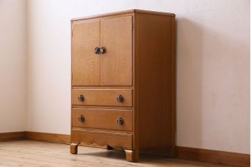 ヴィンテージ家具　1940年　イギリスビンテージ　オーク材製の杢目が美しいチェスト(引き出し)