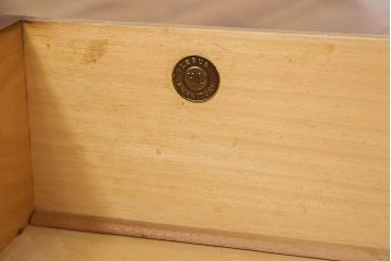 ヴィンテージ家具　1940年　イギリスビンテージ　オーク材製の杢目が美しいチェスト(引き出し)