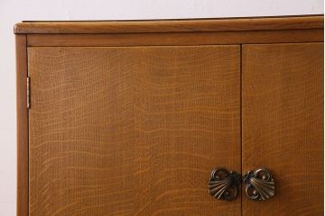 ヴィンテージ家具　1940年　イギリスビンテージ　オーク材製の杢目が美しいチェスト(引き出し)
