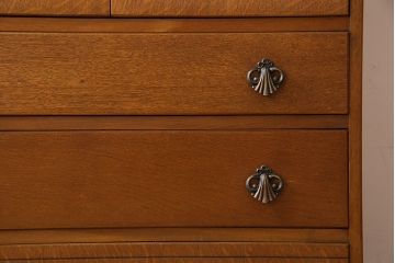 ヴィンテージ家具　1940年　イギリスビンテージ　オーク材製の杢目が美しいチェスト(引き出し)