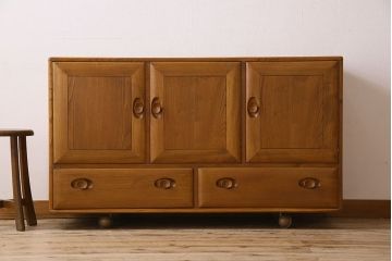 ヴィンテージ家具　ERCOL(アーコール)　イギリスビンテージ　シンプルなサイドボード(サイドキャビネット)