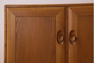 ヴィンテージ家具　ERCOL(アーコール)　イギリスビンテージ　シンプルなサイドボード(サイドキャビネット)