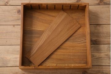 ヴィンテージ家具　ERCOL(アーコール)　イギリスビンテージ　シンプルなサイドボード(サイドキャビネット)