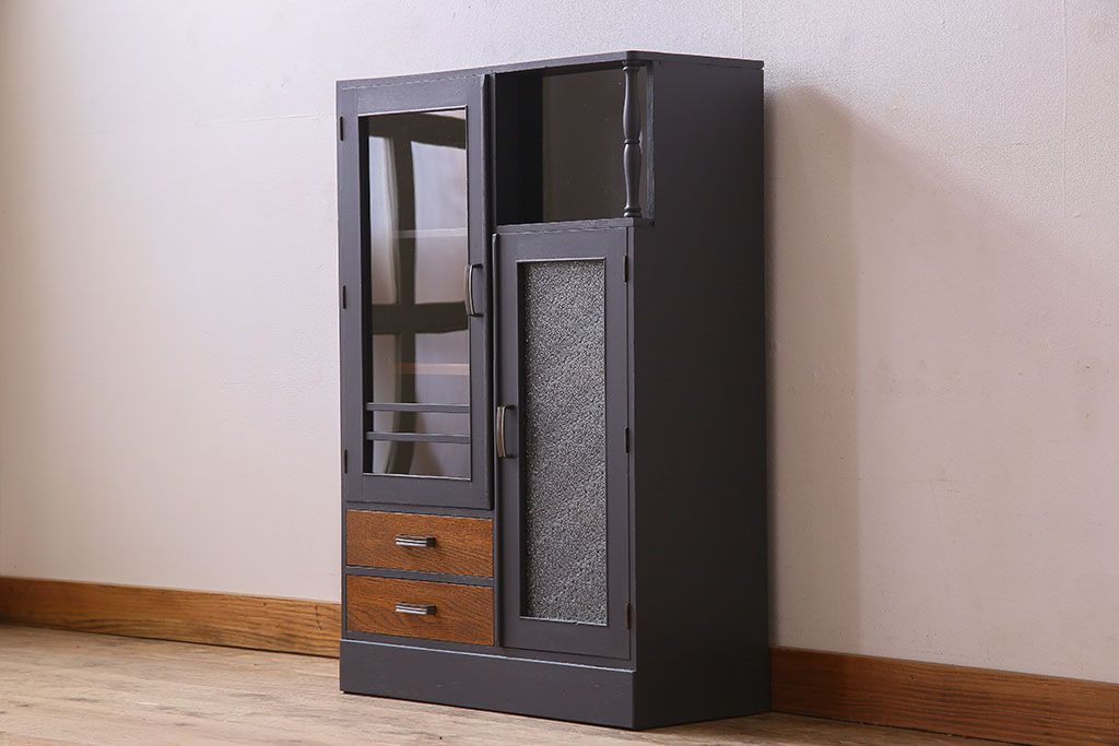 レトロ家具　昭和レトロ　クリアガラスとダイヤガラスのお洒落なアンティークペイント本箱(ブックケース)