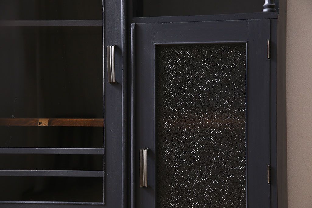 レトロ家具　昭和レトロ　クリアガラスとダイヤガラスのお洒落なアンティークペイント本箱(ブックケース)