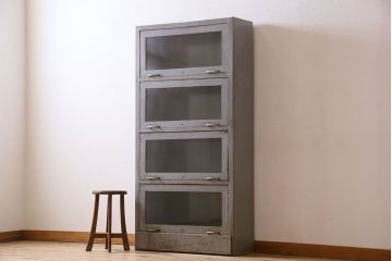 アンティーク家具　海外アンティーク　シャビーな佇まいがお洒落なメタルシェルフ(収納棚)