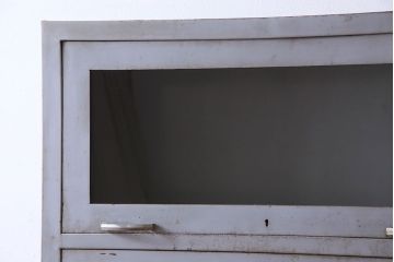 アンティーク家具　海外アンティーク　シャビーな佇まいがお洒落なメタルシェルフ(収納棚)