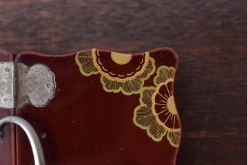 アンティーク雑貨　和製アンティーク　昭和期　漆が美しい和風小物入れ(漆器)