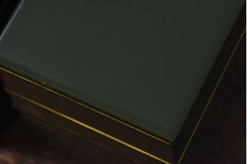 アンティーク雑貨　漆器 沈金 ミニ重箱(外箱・蓋付き)