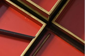 アンティーク雑貨　漆器 沈金 ミニ重箱(外箱・蓋付き)