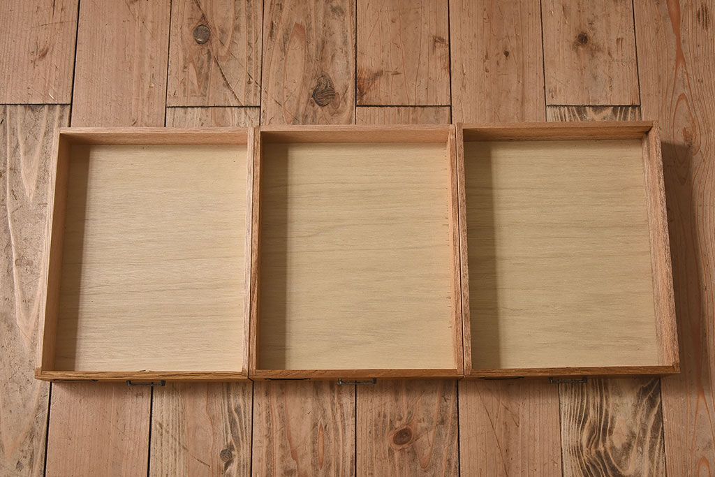 アンティーク家具　ネームプレート付き!ナラ材製の小さなアンティーク小引き出し