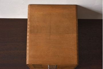 アンティーク家具　ネームプレート付き!ナラ材製の小さなアンティーク小引き出し
