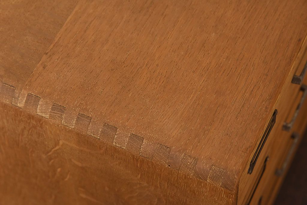 アンティーク家具　ネームプレート付き!ナラ材製の小さなアンティーク小引き出し