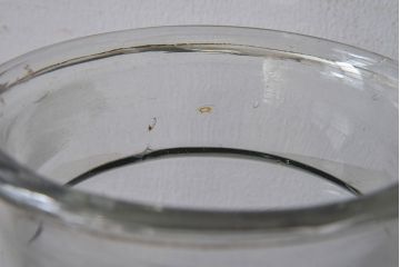 アンティーク雑貨　昭和レトロ　アンティークの蓋付きガラス瓶大小2個セット