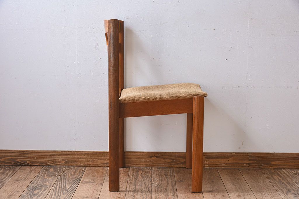 北欧家具　フィンランドASKO製 チーク材のナチュラルなダイニングチェア(クッション座面チェア)