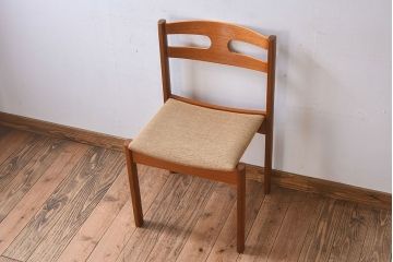 北欧家具　フィンランドASKO製 チーク材のナチュラルなダイニングチェア(クッション座面チェア)