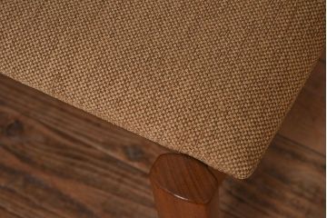 北欧家具　フィンランドASKO製 チーク材のナチュラルなダイニングチェア(クッション座面チェア)