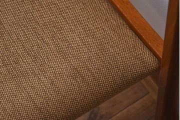 北欧家具　フィンランドASKO製 チーク材のナチュラルなダイニングチェア(クッション座面チェア)